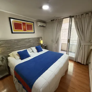 VR Suite Santiago Отели рядом с достопримечательностью «Дворец Ла-Монеда»