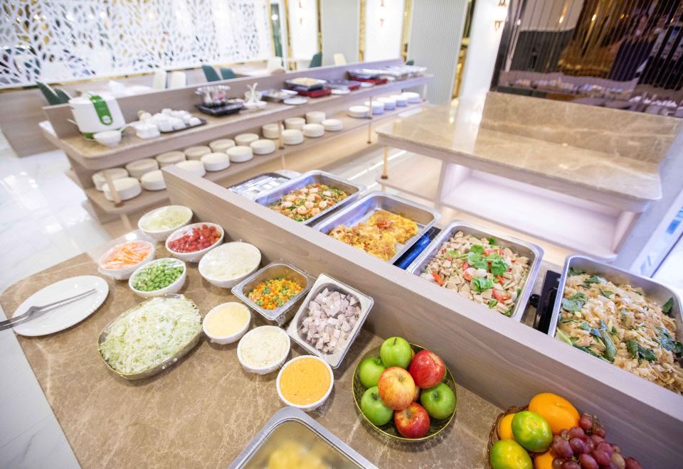 3. 파와나 역에 있..