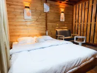 Miarzafa cabin house Hotels in Kejajar