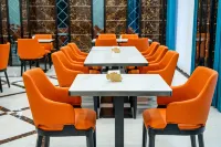 Dunhuang Yuntian International Hotel (Shazhou Night Market)