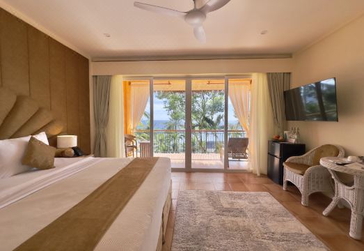 Coco Sunset Beach Resort
