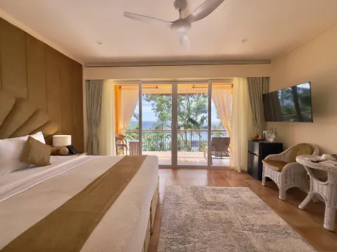 Coco Sunset Beach Resort