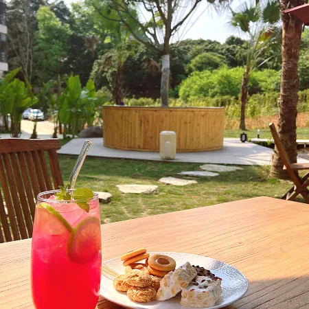 Daxin Yuexiang Biancheng Hotel