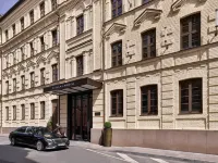 Stella di Mosca by BVLGARI Hotels (Стелла ди Моска) Отели рядом с достопримечательностью «Красная Площадь»
