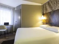 ibis Brussels City Centre โรงแรมใกล้ถนนรูเนิฟ