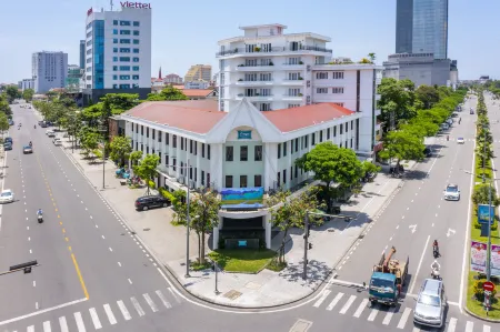 ÊMM Hotel Hue Отели в г. Хью