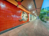 U TOR Yaowarat - Bangkok Chinatown Các khách sạn gần Trường Debsirin