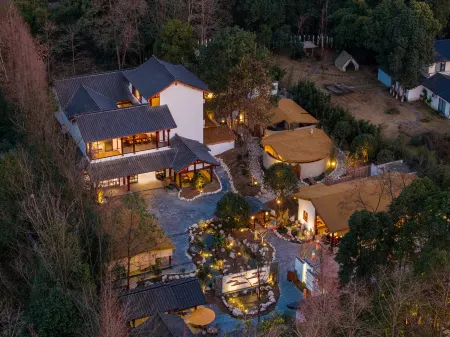 Chengdu Xiaoya bathing pool B&B Отели рядом со станцией Chengdu Xindu Railway Station