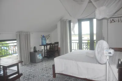 Autumn Bay Retreat