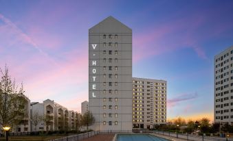 V. Hotel