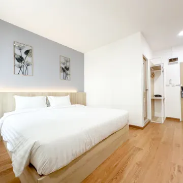 H-Banaat Hotel near Yanhee Hospital Отели рядом с достопримечательностью «Пирс Kiak Kai»