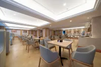 Vienna Hotel (Guangyi Store, Xiangsihu University Town, Nanning)