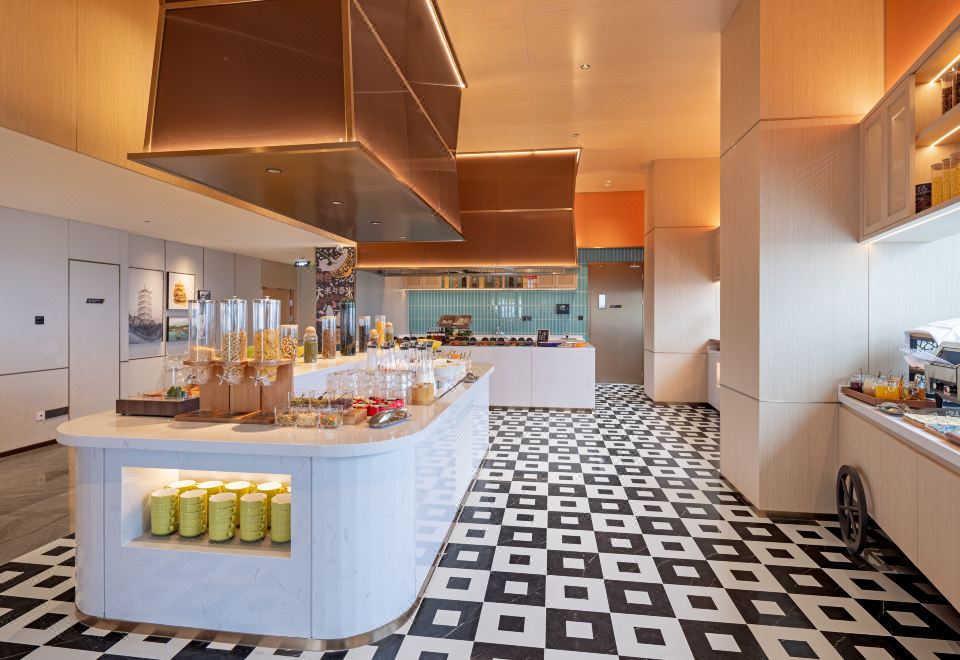 2. 홈2 스위트 바..