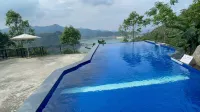 Gia Trang Heian Hoa Binh Hotels in Cao Phong District
