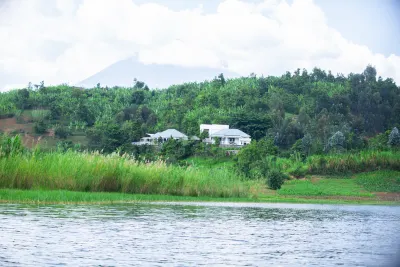 Tourist Guest house lakeRuhondo  호텔