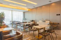 Boman Hotel (Zigong Fushun Yantan High-Speed Railway Station)