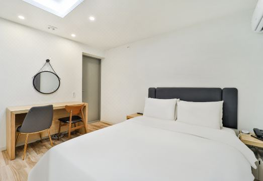 서면의 활기찬 밤거리