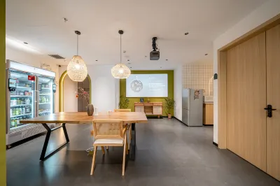 Dengba Hostel Shanghai Flagship Store