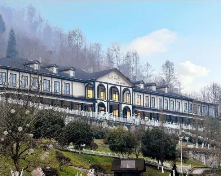 Pengzhou Luye Castle Hotel Hotels in Pengzhou