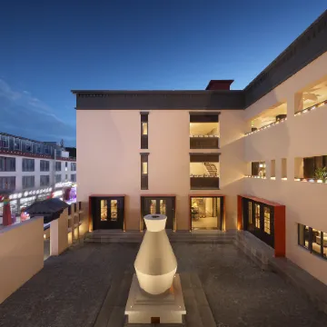 Z Hotel Supreme