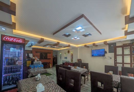 HOTEL 11 THAMEL