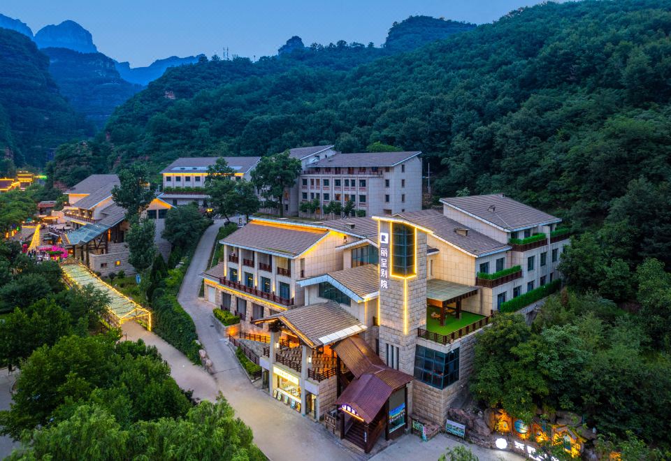 hotel overview picture