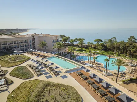 PortoBay Blue Ocean Отели рядом с достопримечательностью «Пляж Фалезия»