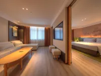 Urumqi International Convention and Exhibition Center JINGCADIA Hotel Hotels near Xinjiang University of Engineering (Tianjin Road Campus)