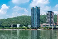 Lavande Hotel (Shaoguan Bishui Huacheng) - con vista montagne