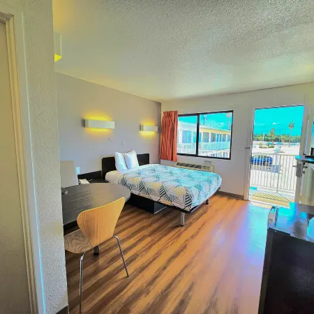 Motel 6 Palm Desert, CA - Palm Springs Area