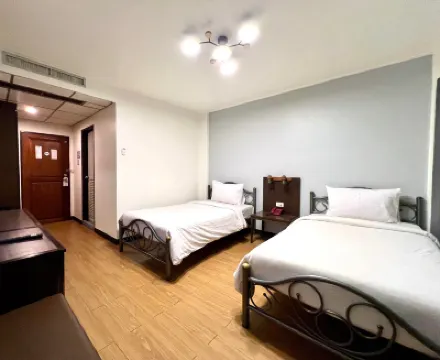 อินทาวน์ เรสซิเดนซ์ โรงแรมใกล้ท่าเรือสี่พระยา