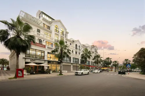 PCA Hotel 2 - Vinhomes Ocean Park Hotels in TT. Như Quỳnh