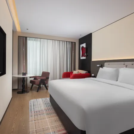Radisson RED Wuhan Jianghan Road Pedestrian Street Riverside