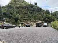 Heyueshanju Hotel, Huangguoshu Heyue Mountain Residence - parking