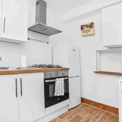Exclusive 2 Bedroom Flat near Vauxhall Station! Rooms