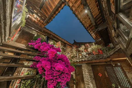 Langzhong Cufang Impression Boutique Homestay(Langzhong Ancient City Store) Отели рядом со станцией Langzhong Railway Station