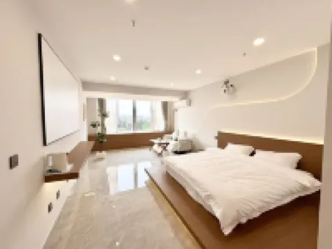 Blue Tree Bay Art Hotel