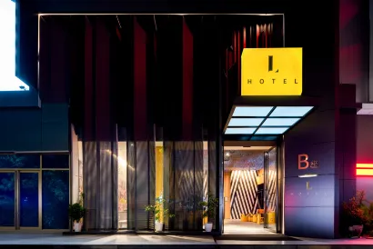 L Hotel (Nanning Jinhu Square Langxi Metro Station)