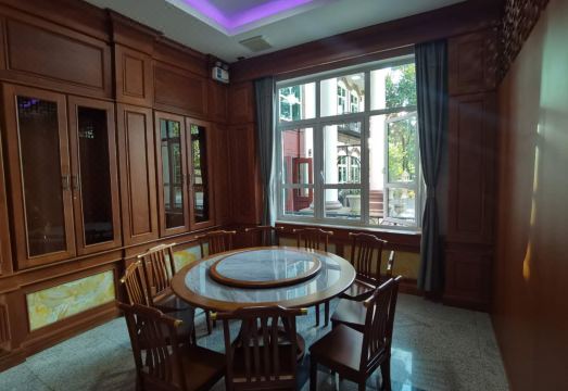 Hong Ye Yuan Tu Hotel Interior