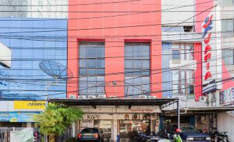 RedDoorz @ Sparkling Hotel near Stasiun Gubeng Surabaya