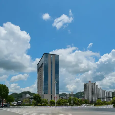 Xinyuan Hotel (Shangnan Railway Station Cultural Square)
