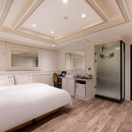Hotel Gain