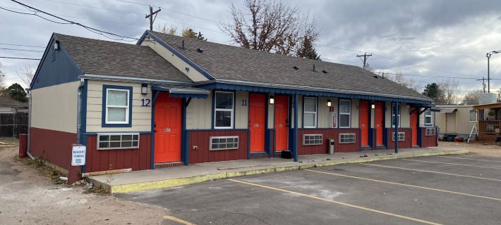 Cabins on Main Longmont Hotels in Boulder County