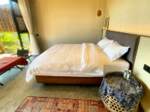 Sangongzhu Yao Medicine Camping Hotel