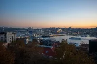Art Karaköy Suites Hotel dekat Jembatan Galata