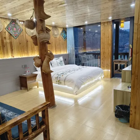 Sanjiang Yuebanwan Homestay (Chengyang Bazhai Scenic Area)