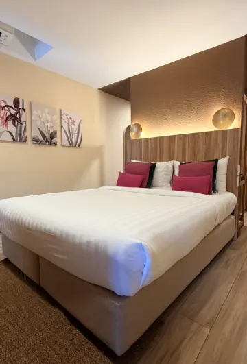 แกรนด์ ซูพีเรีย เตียงใหญ่ พร้อมอ่างอาบน้ำ