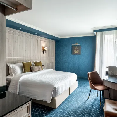 Montraj Coach Sukhumvit Bangkok Hotels near Asok BTS Station
