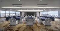 Rebecca Hotel (Xuchang Caowei Ancient Town Pangdonglai Times Square) - Business