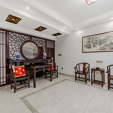 Jing Taoyuanju Homestay (Taohua Tan Scenic Area)